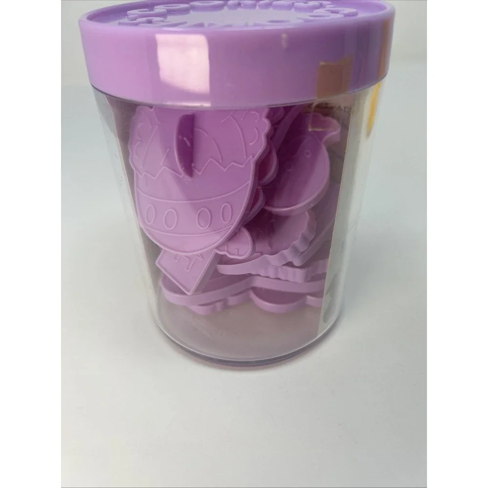 NEW Vintage 1990 Wilton Easter Treats Cookie Cutters Set Of 10 Sealed Canister